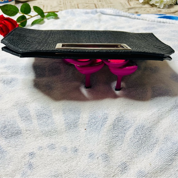 Leather Express Clutch - Picture 10 of 11